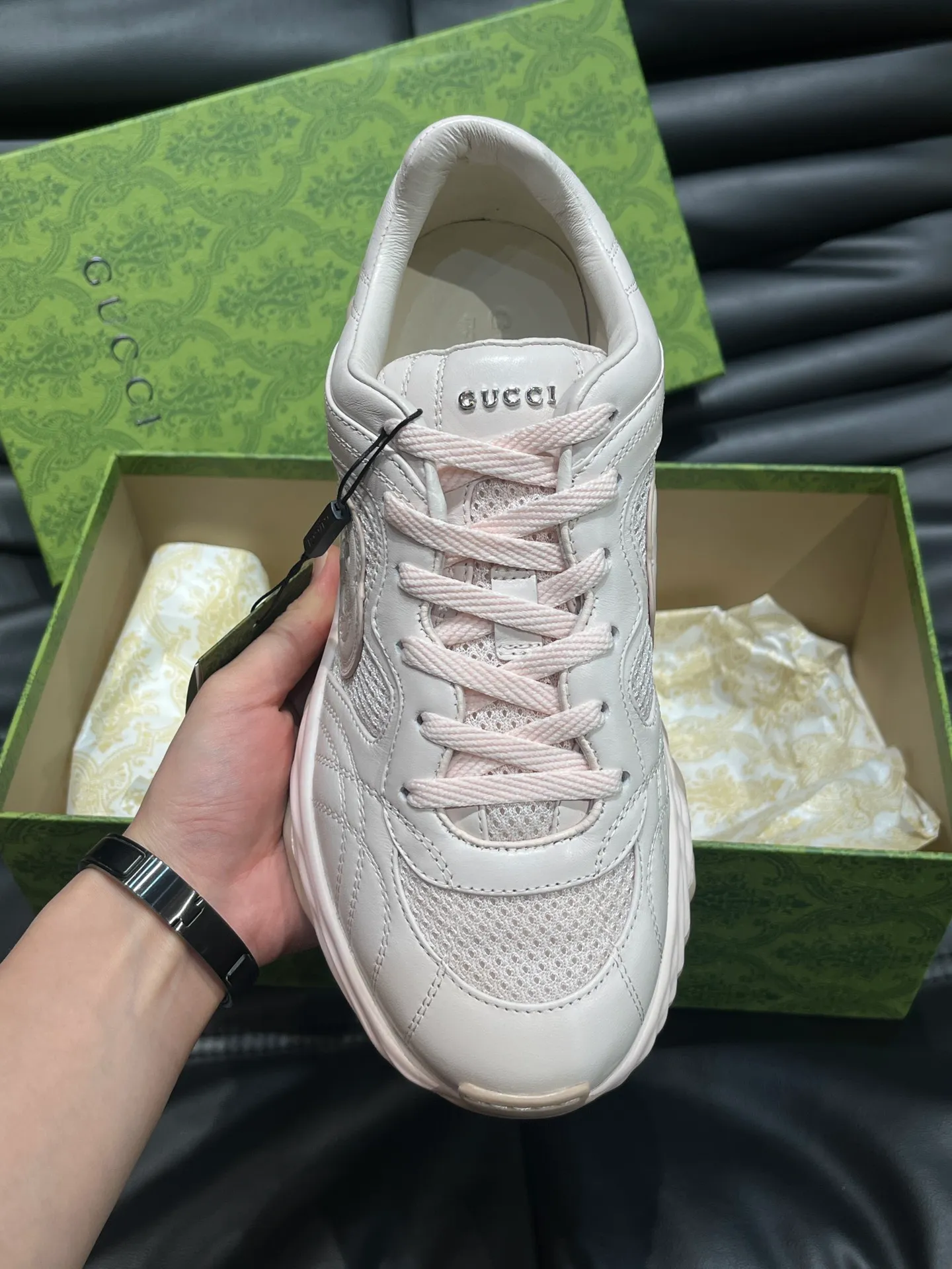 Men's Men's Shoes💰p760 "Gucc*" Ri Men's Men's Shoes💰p Men's Men's Shoes💰ple Series 2024ss👫Couple Style Casual Sports Shoes, buy the original and accurately reproduce it! Restore the quality of details, Gucci Ri men's shoes 💰p men's shoes 💰ple series sports shoes are made with innovative stitching technology to create a flowing texture like water. The leather design is paired with three-dimensional interlocking Double G leather patches and Gucci letter metal accessories, creating a free flowing texture of the entire shoe with a 3D effect. A classic and versatile piece that feels super comfortable on your feet! Female 35-40 Male 38-45